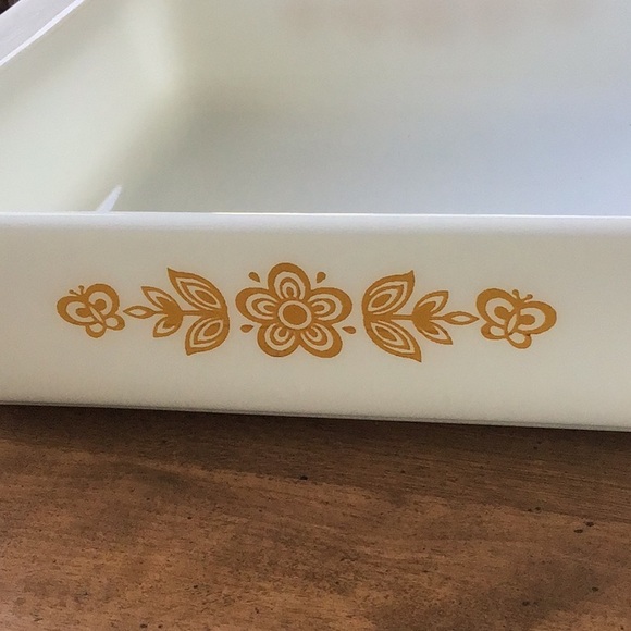 Vintage Pyrex Butterfly Gold square baking dish - Picture 5 of 13
